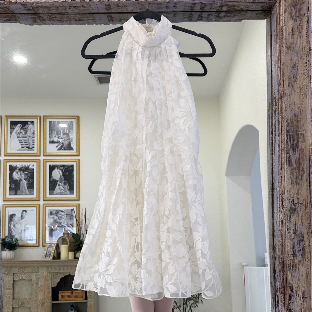 entro White Floral Backless Halter Dress